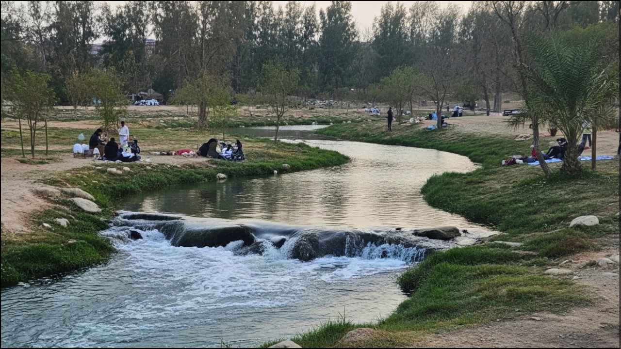 Wadi Hanifa is known for having many small rivers and coral reefs.