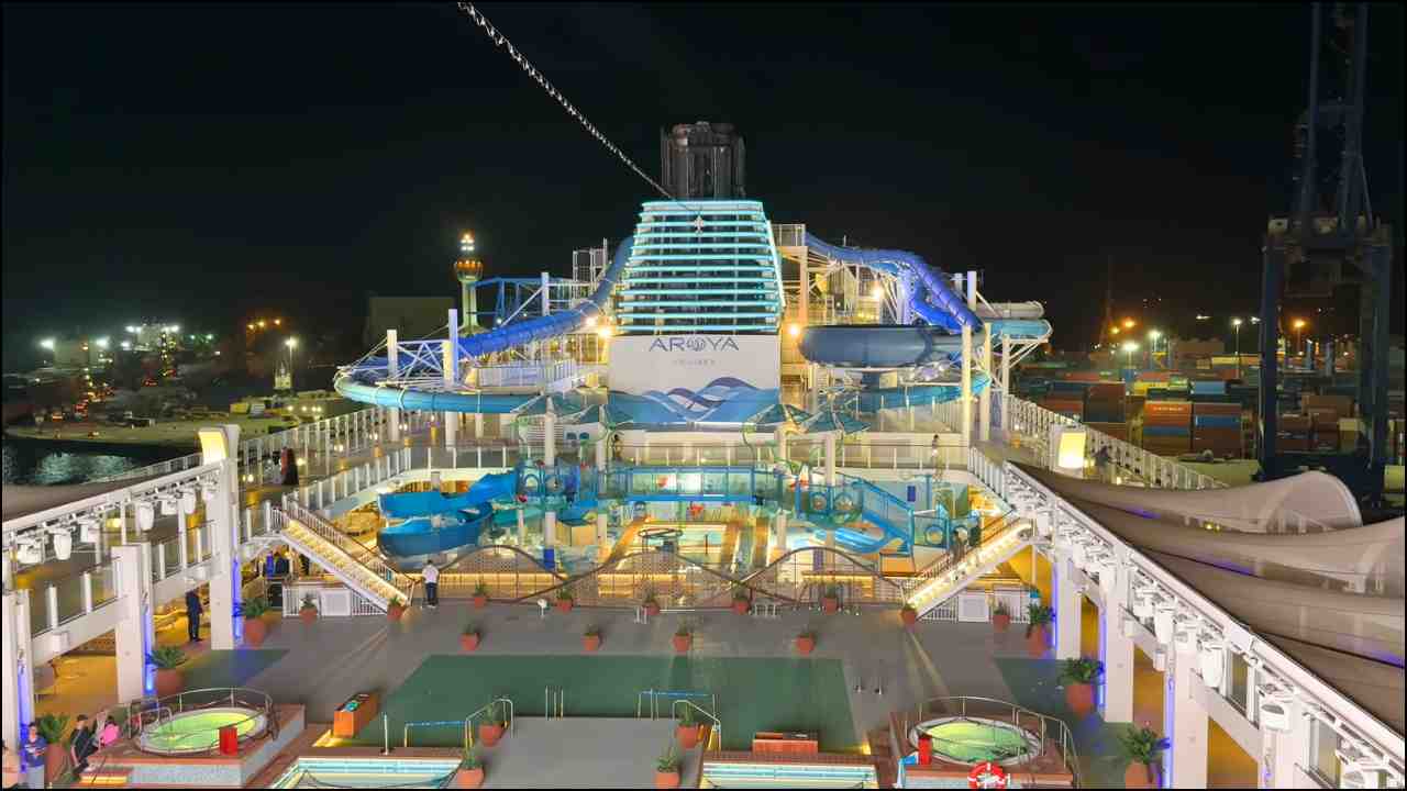 AROYA Ship Stunning View